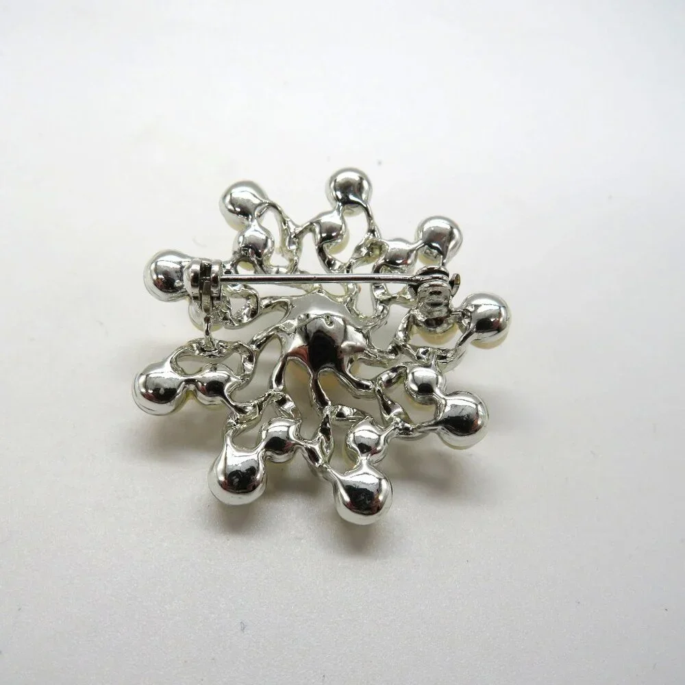 Vintage Imitation Pearl Brooch Silver Tone Clear Rhinestone Floral Design‎